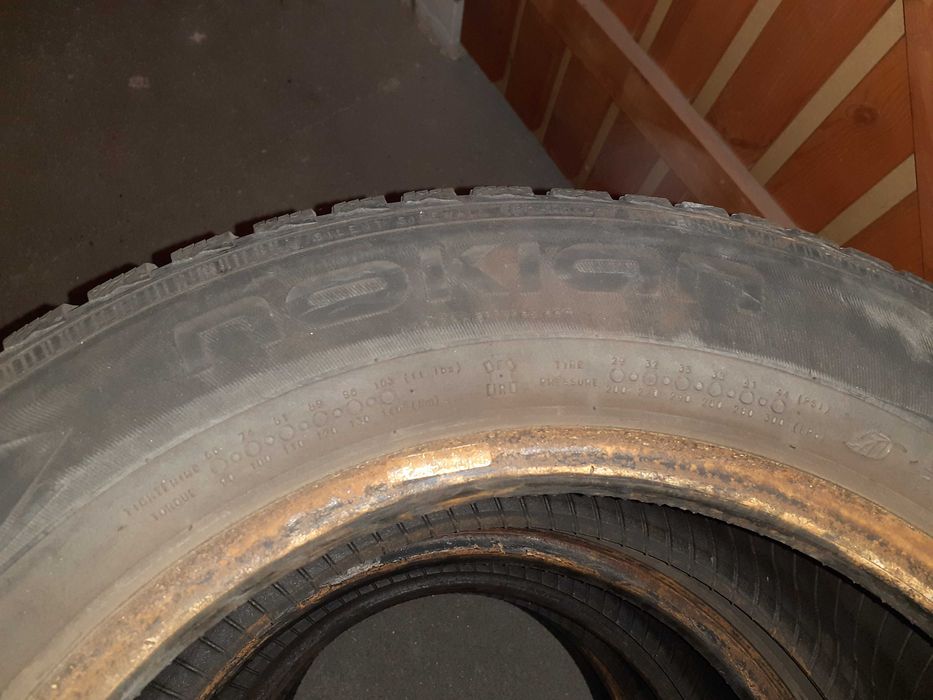 Opony Zimowe NOKIAN 195/65 R15 | Komplet 4 szt. | DOT 2017 |