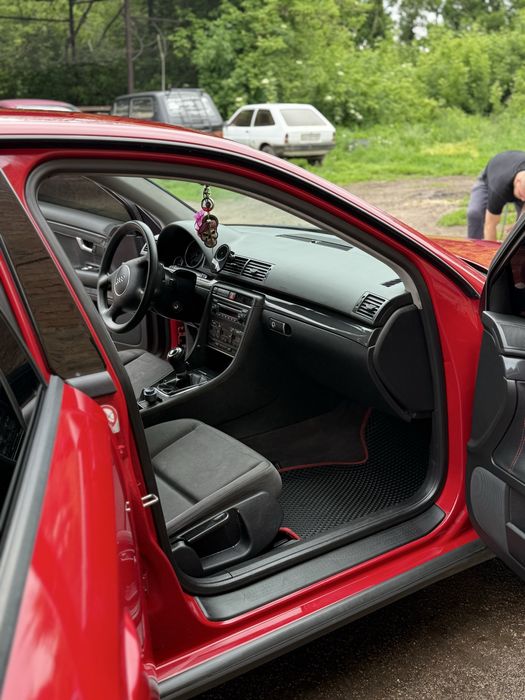 Ауді а4 б6 2001 1.6 бензин,в гарному стані