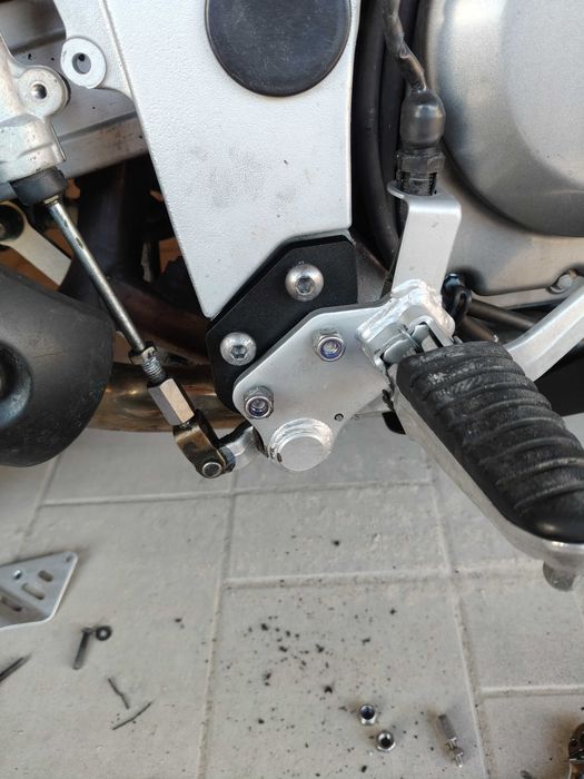 Obniżenie podnóżków Suzuki V Strom DL 650 DL 1000 KLV 1000