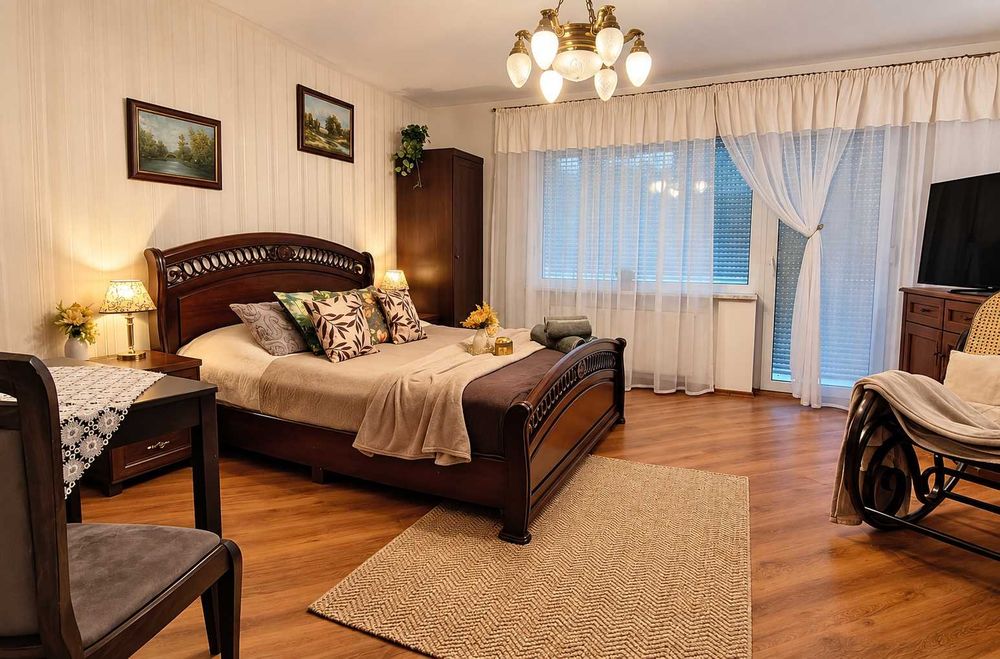 Przytulny pokój  dla 2 osób /balkon/ łoże/ Aneks/