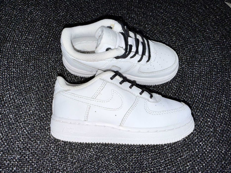 Шкіряні кросівки nike air force 1 low, оригінал, р-р 26, уст 16.5 см
