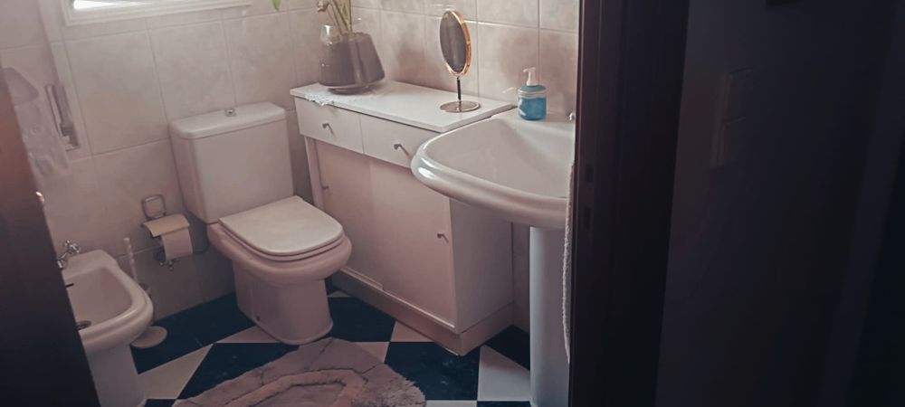 Quarto mobilado-- Alto da Maia -- Águas Santas