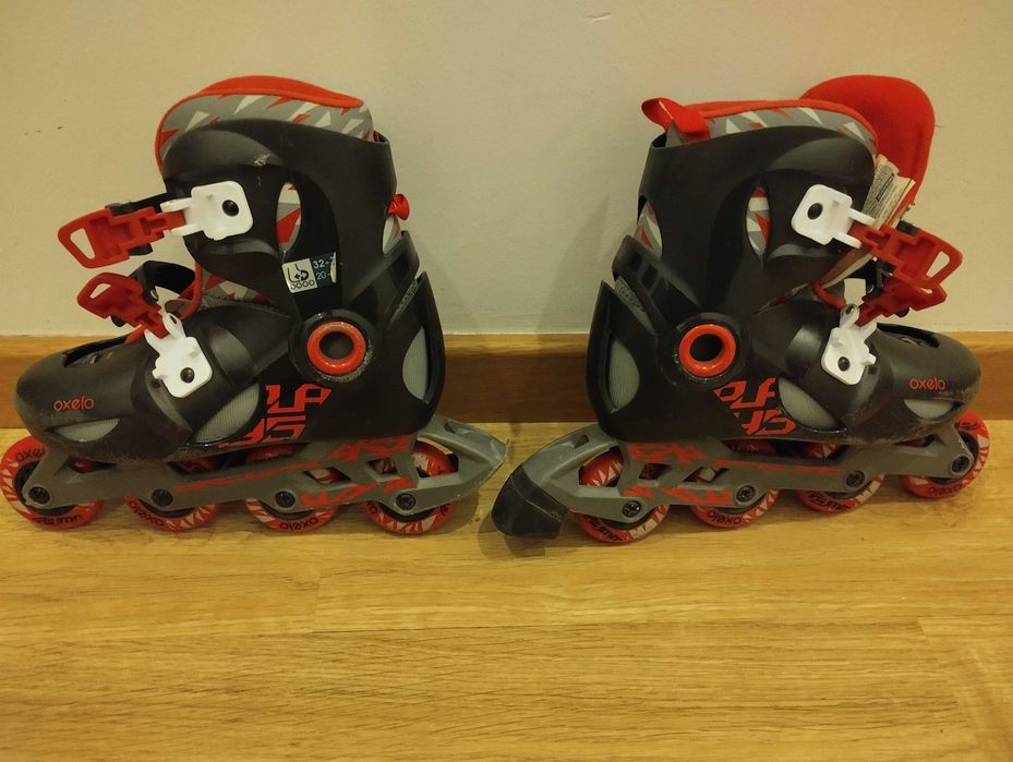 Patins em linha para criança. Marca Oxelo. Muito bem conservados!