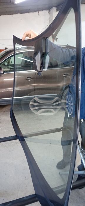 Лобове скло Nissan leaf