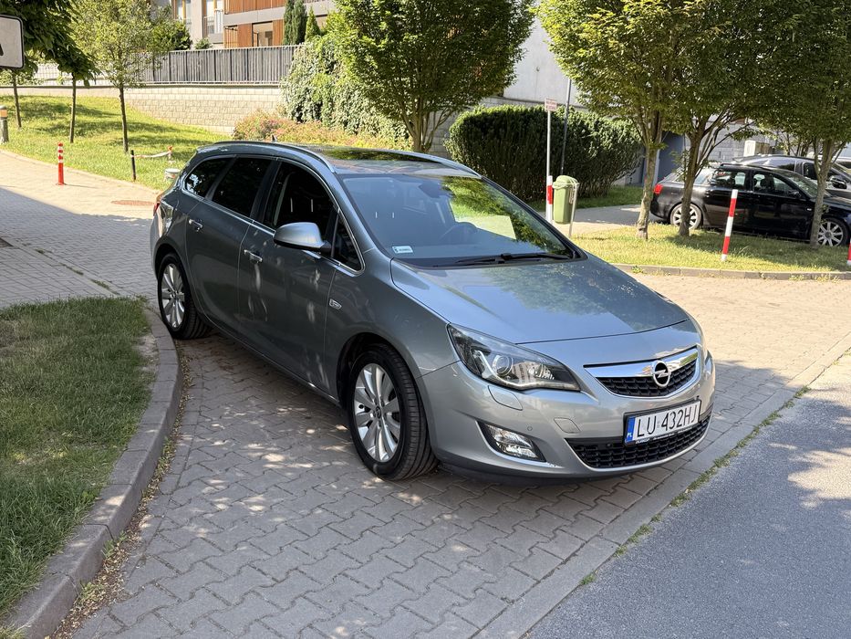 Astra J kombi, 2011r