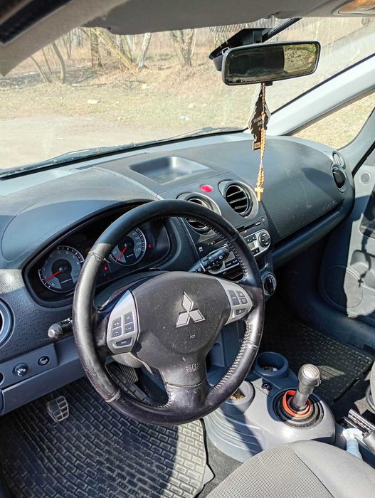Mitsubishi colt 1.3