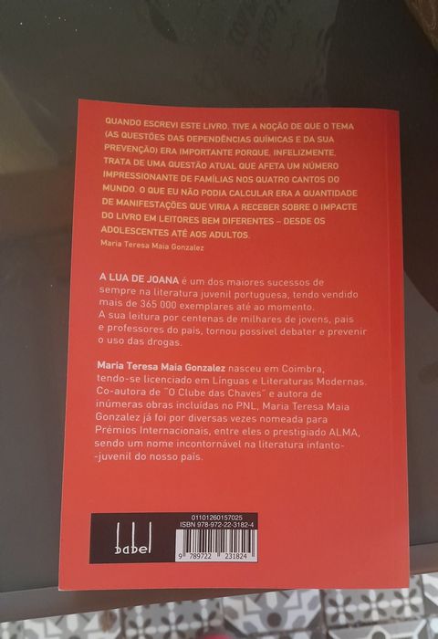 Vendo livro a Lua de Joana