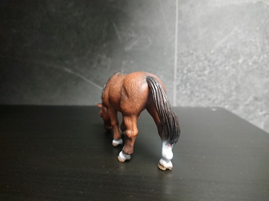 Лошадь Schleich Пасущийся пони, раритет, коллекционная фигурка
