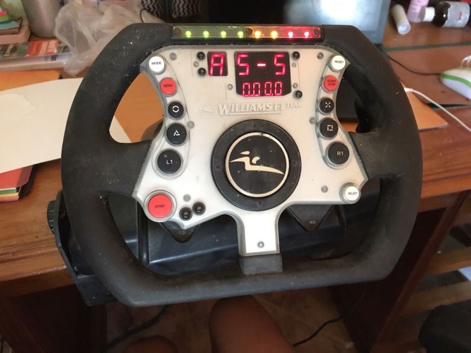 Volante WiLLiams F1 team como novo