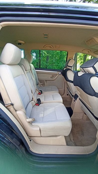 Продам Volkswagen Touran 1.6 бензин