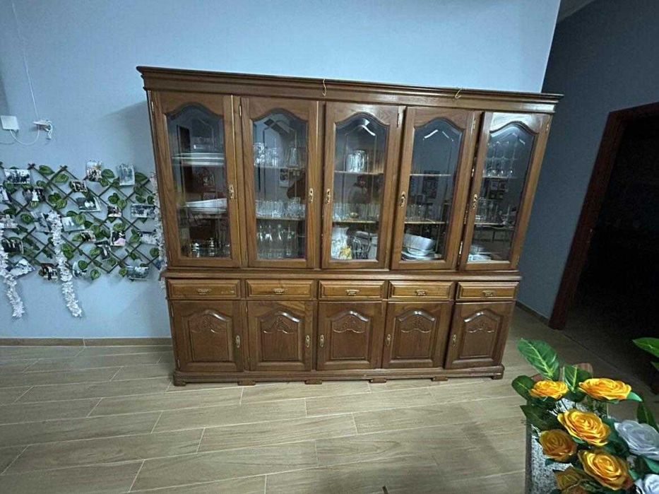 Móvel antigo para sala