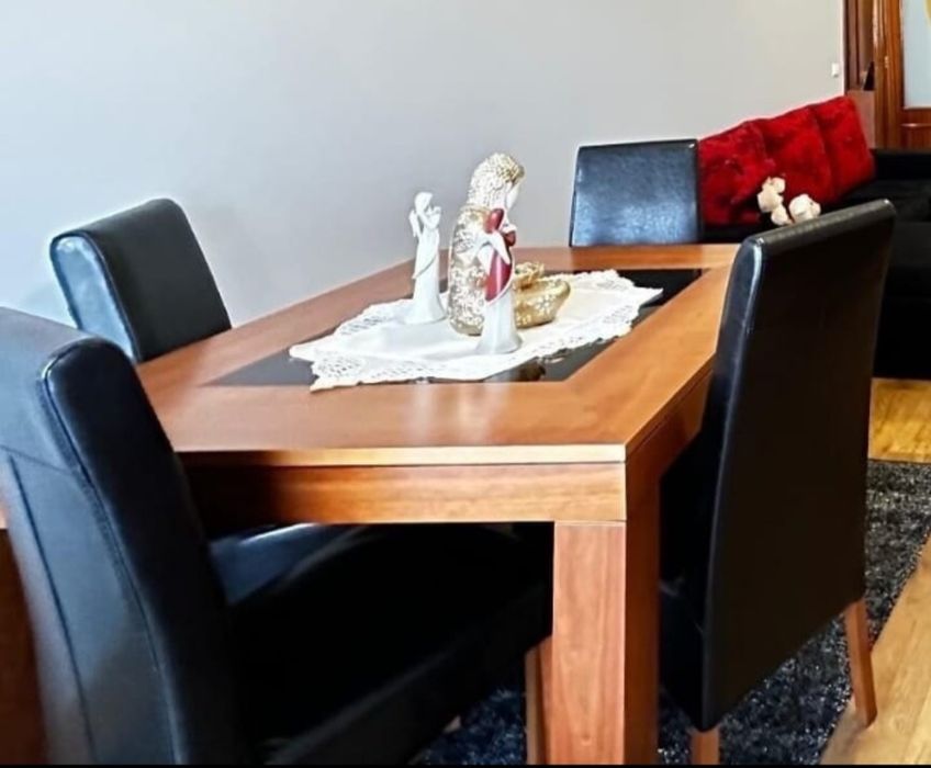 Mobília de sala de qualidade praticamente nova