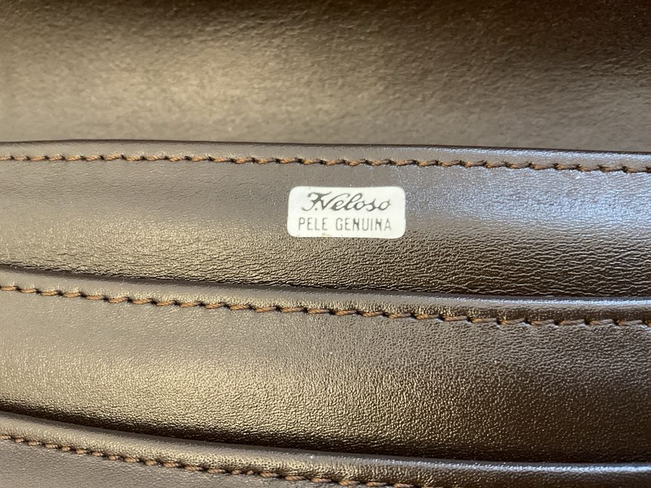 Bolsa em pele para homem .