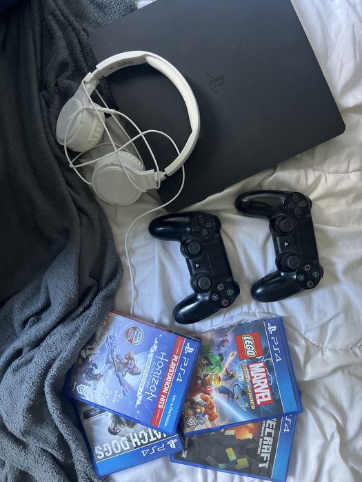 Ps4 Slim konsola