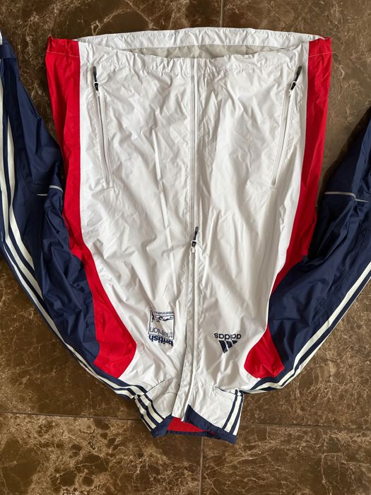 Чоловіча вітровка Adidas