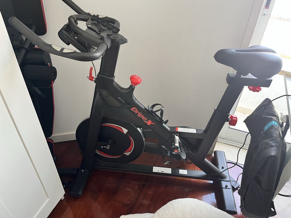 Biciclera estatica + banco de treino