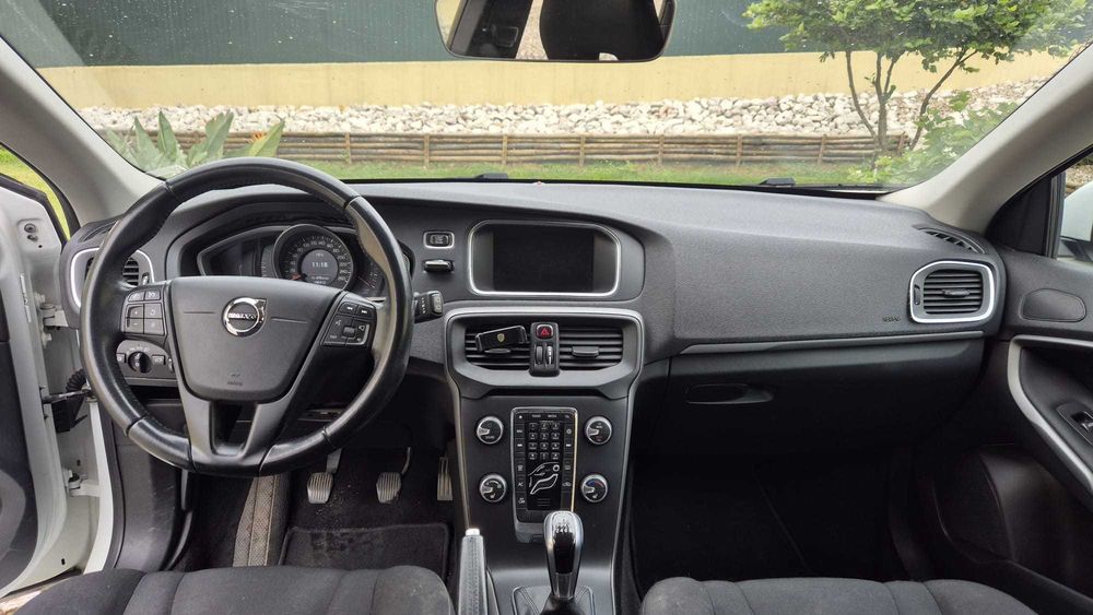 Volvo v40 D2 120cv