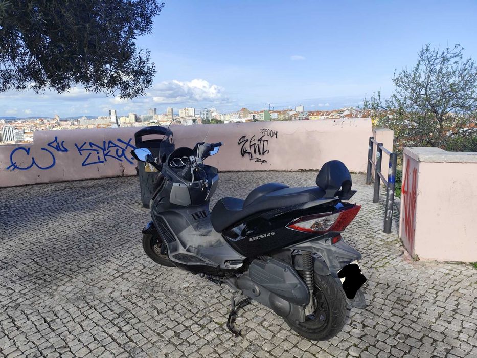 Sym GTS 125 em bom estado