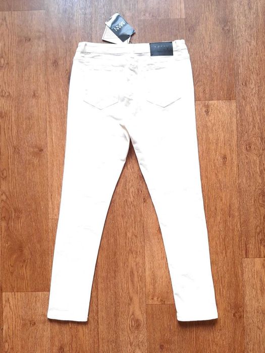 Джинсы белые стрейчевые скинни  boohoo man skinny w32" - w30" , m , s