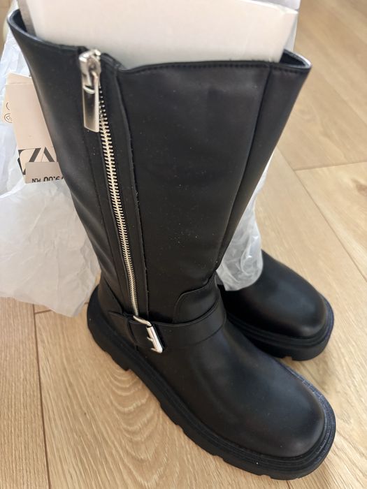 Ocieplane botki casual z klamrami, Zara r.35, czarne