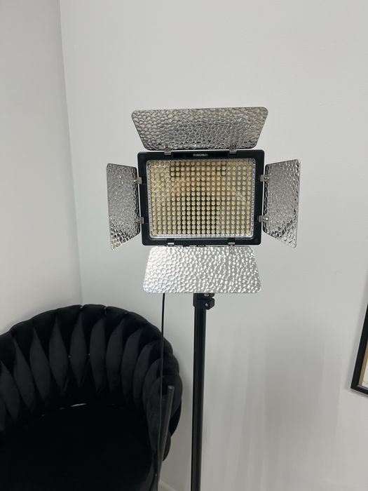 Відеосвітло Yongnuo YN-300 III аккумулятор со штативом