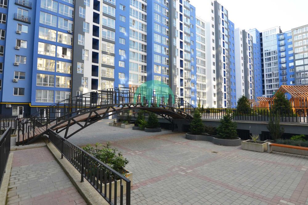 Дворівнева 2 кімнатна квартира з ТЕРАСОЮ в центрі міста(60)