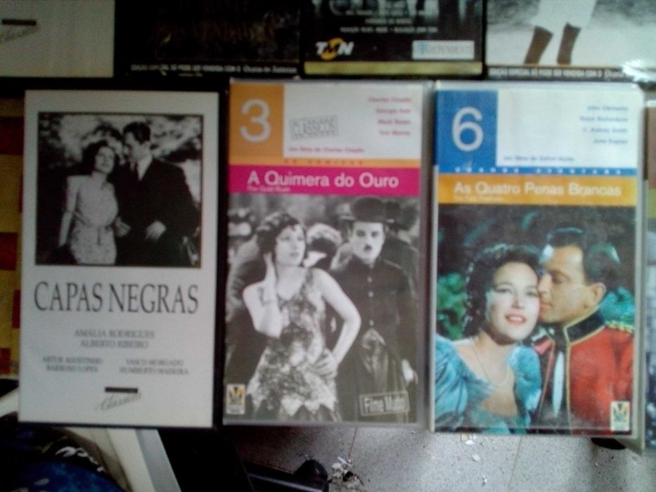 19 filmes em VHS Clássicos com as caixas