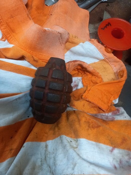 Armadura de granada de pinha