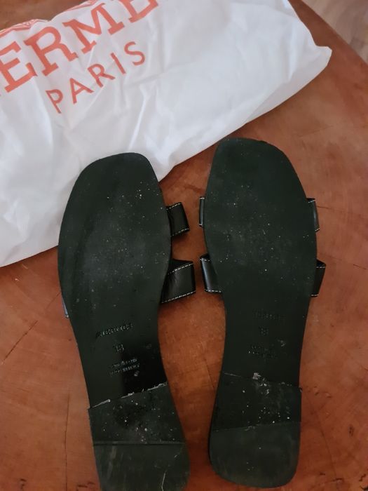 Klapki czarna a,la Hermes