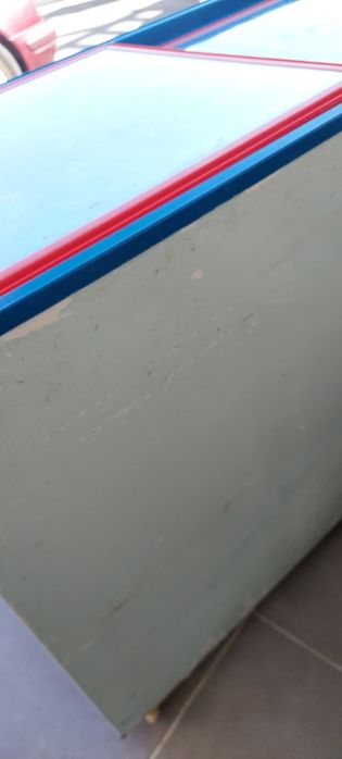 Arca congeladora grande a funcionar na perfeição