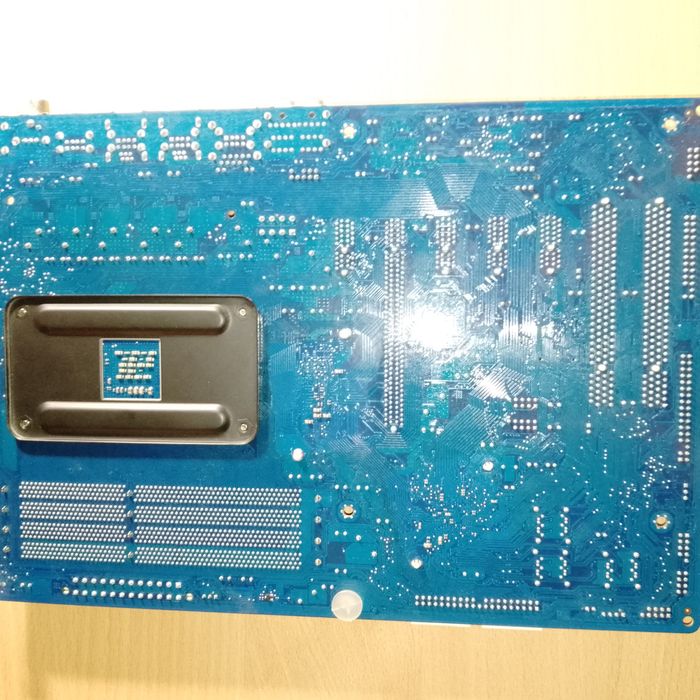 Материнская плата FC GIGABYTE GA-MA770Y-UD3