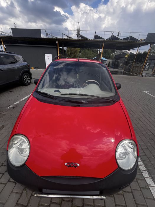 Chery  QQ  красная