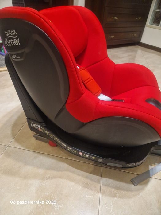 Fotelik samochodowy Britax Römer Dualfix M i-Size z obrotowa baza