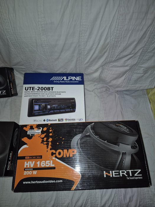 Vendo sistema de Som Automóvel Completo Alpine + Hertz + Blaupunkt