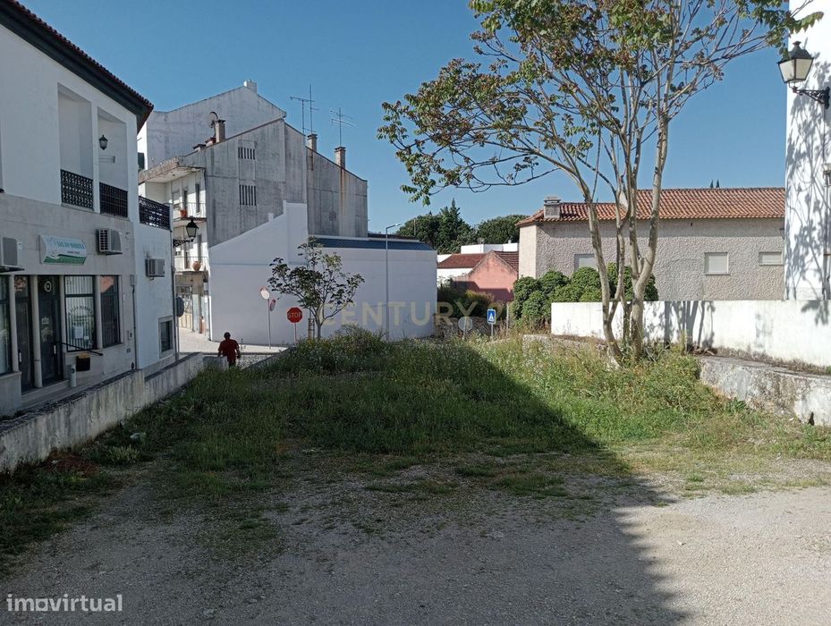 Terreno urbano para construção no centro de Alcanena, Santarém — Alcanena E Vila Moreira, Santarém