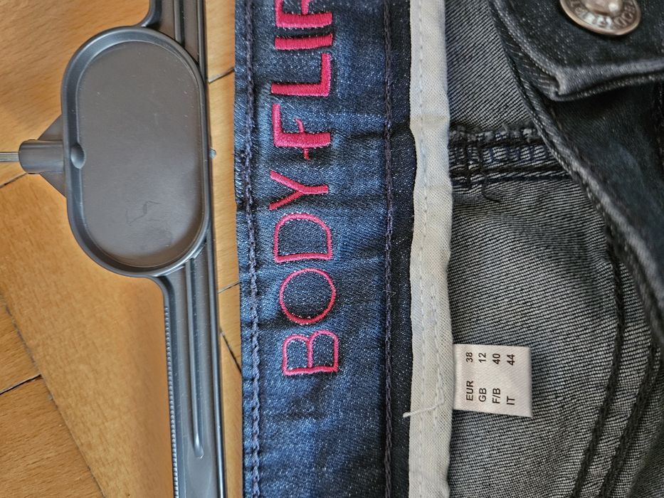Jeansy Bonprix rurki 38