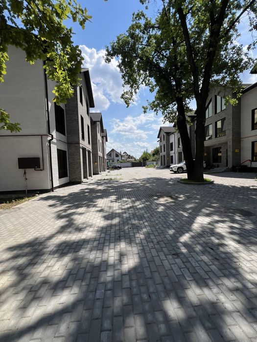 Продаж таунхауса Петропавлівська Борщагівка від забудовника