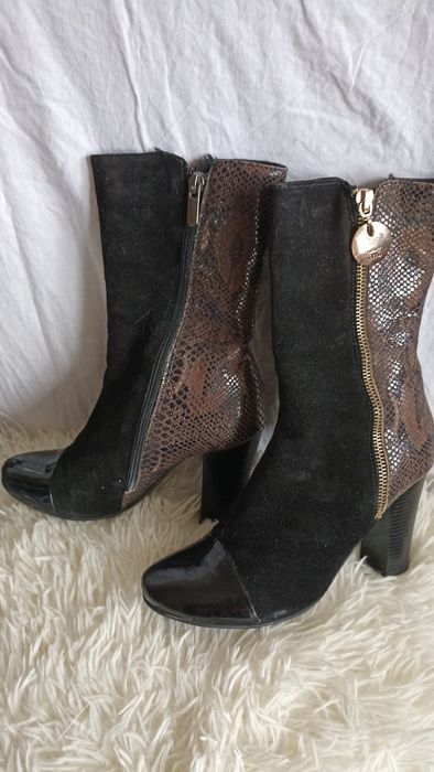 Чобітки та полуботки жіночі