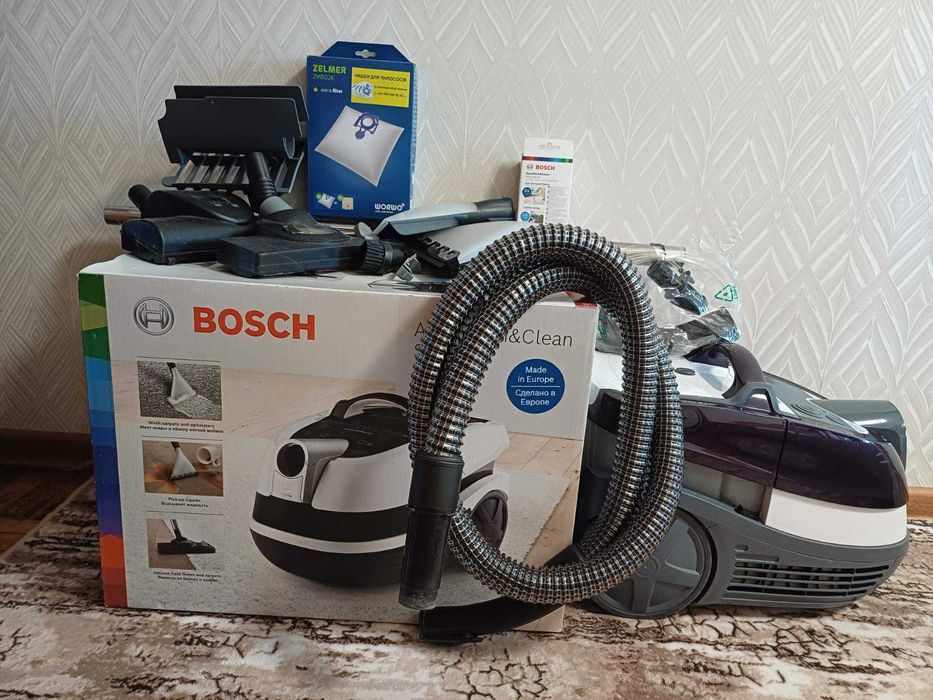 Пилосос миючий з аквафільтром Bosch BWD41740