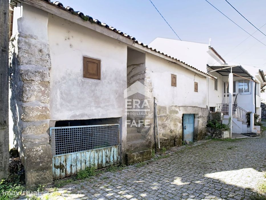 Moradia geminada V2 em Monte, Fafe