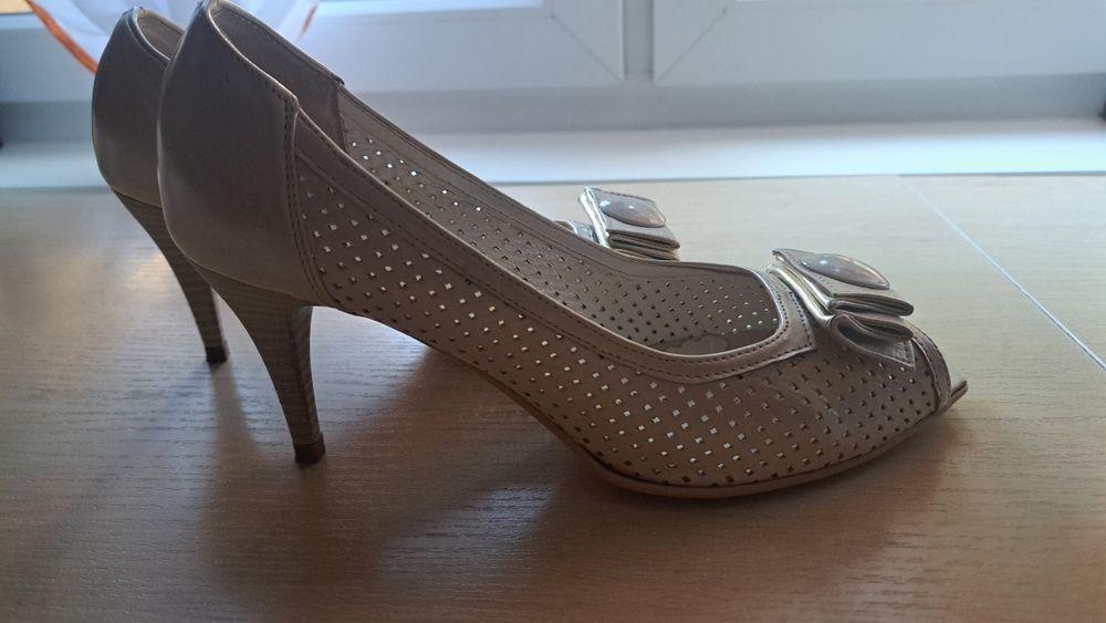 Buty sandały na szpilce