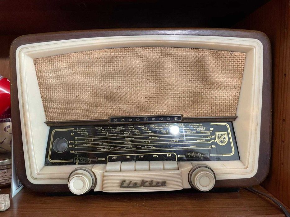Rádio telefonia Nordmende Elektra 57