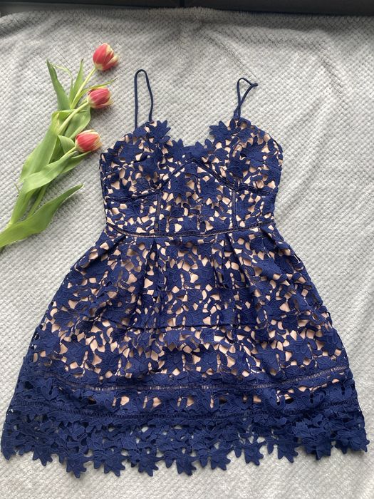 Sukienka granatowa koronka wesele studniówka elegancka