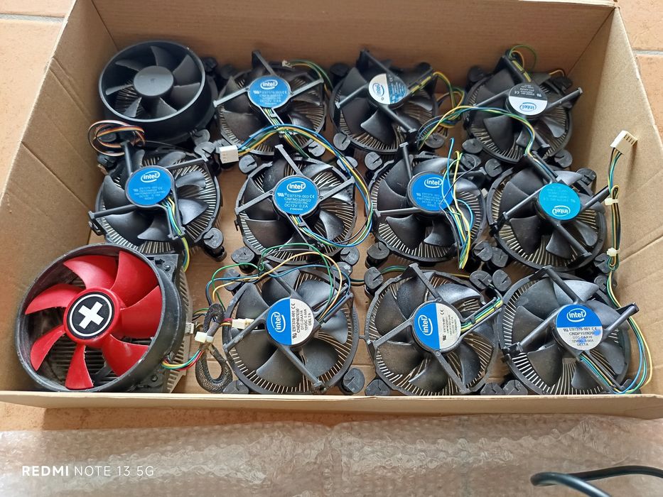 Conjunto de coolers e leitores DVD para pc