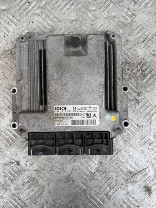 Электронный блок управления ЭБУ Peugeot 4007 2.2 2007 ном 0281013666
