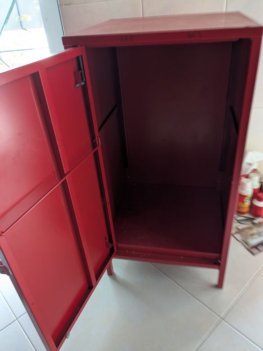 Armário ferro vermelho 35*35*68