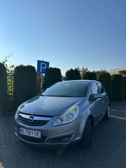 Opel corsa 1,2 бензин,робот