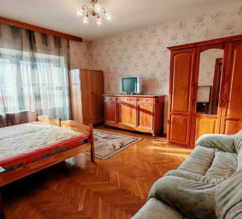 Продається олнокімнатна квартира на Науковій