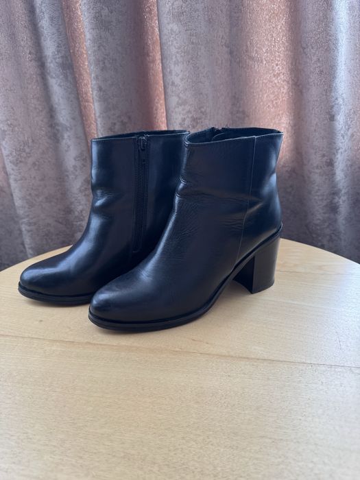 Жіночі ботильйони 38р