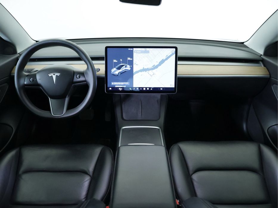 Tesla Model 3 — fotografia 5
